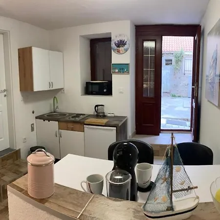 Mezo Near Diocletian Palace Lägenhet