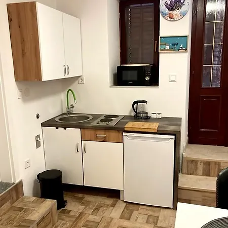 Mezo Near Diocletian Palace Lägenhet